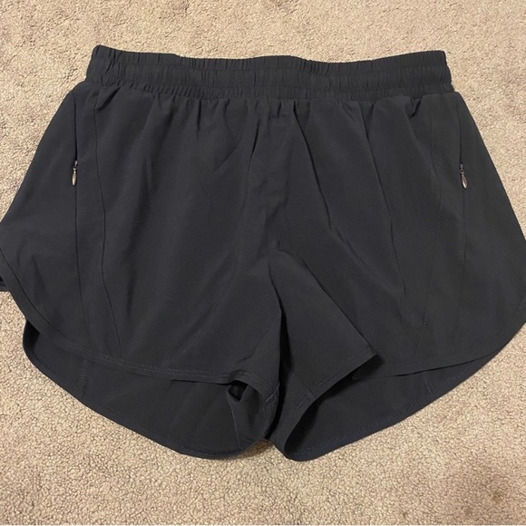Lululemon women shorts - Picture 5 of 6